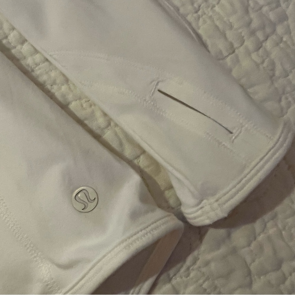 RARE! Lululemon Making Moves Long Sleeve! - Picture 12 of 12